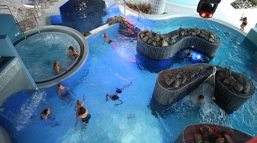 How many rooms does Levi hotel have?