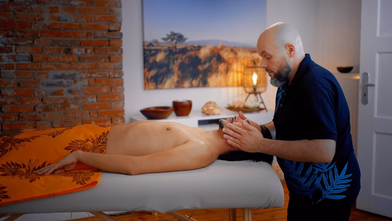 Was bedeutet das Wort Lomi Lomi?