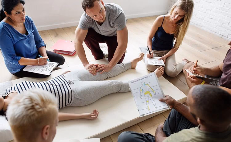 Wie lange dauert eine Massageausbildung?