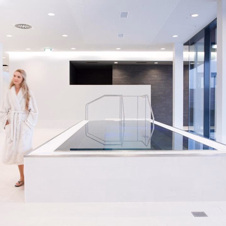 Was bietet das Hallenbad?