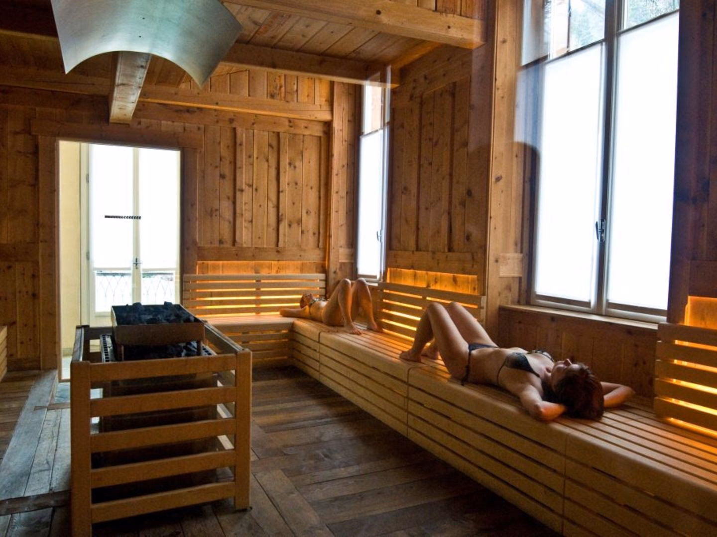 Ist eine Sauna im Garten günstiger als eine öffentliche Anlage?