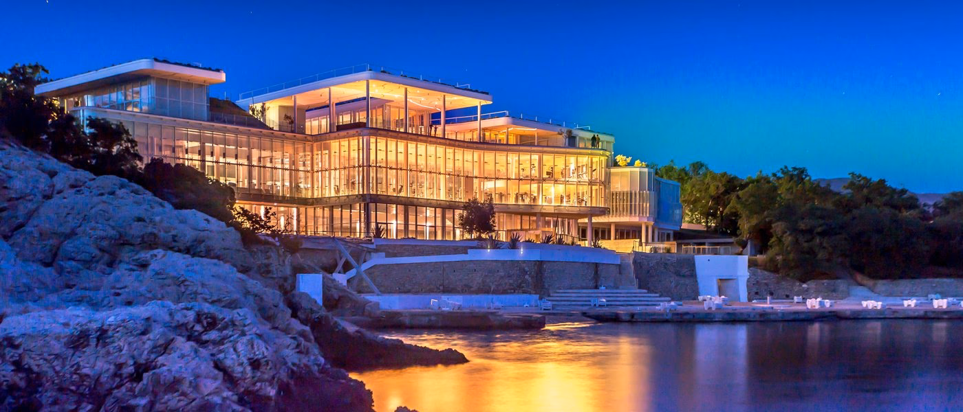 Where is the spa located in Novi?