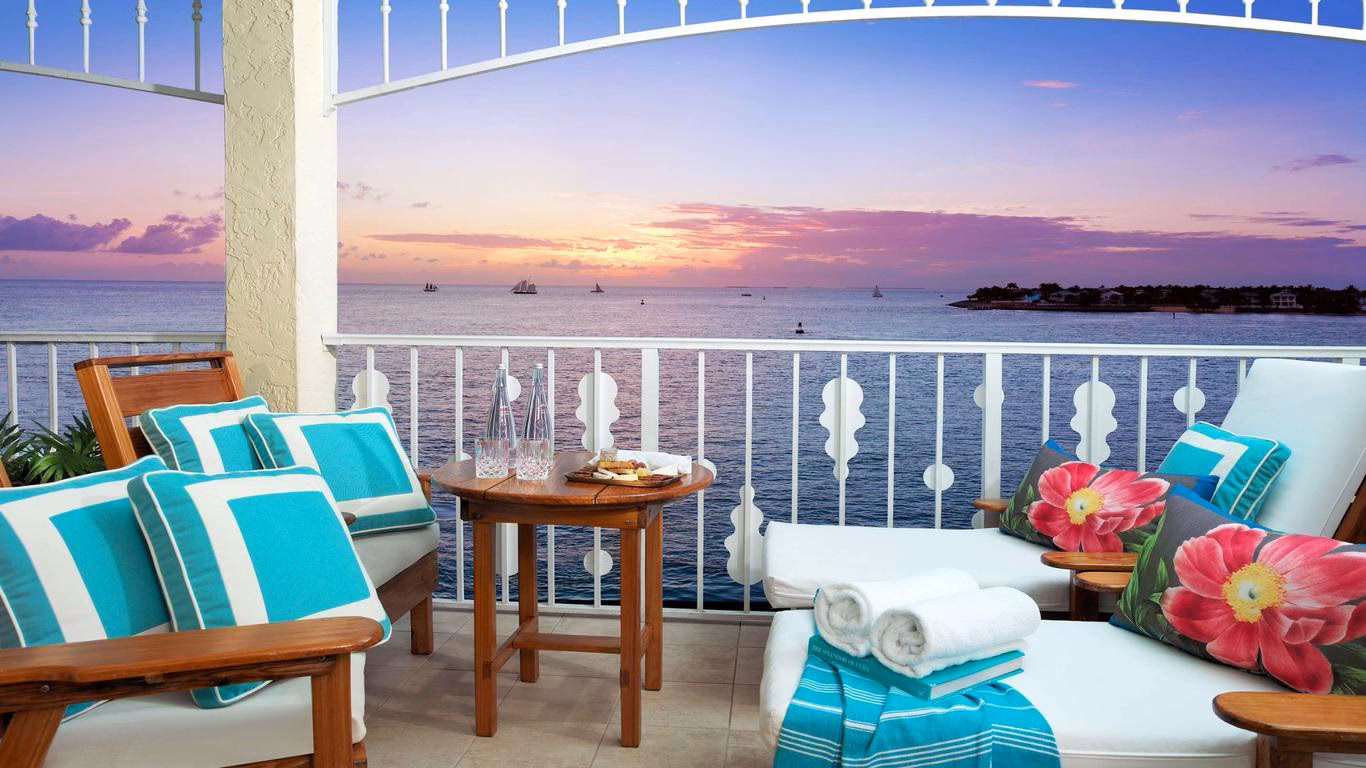 Does Ocean Key Resort & Spa have a pier?