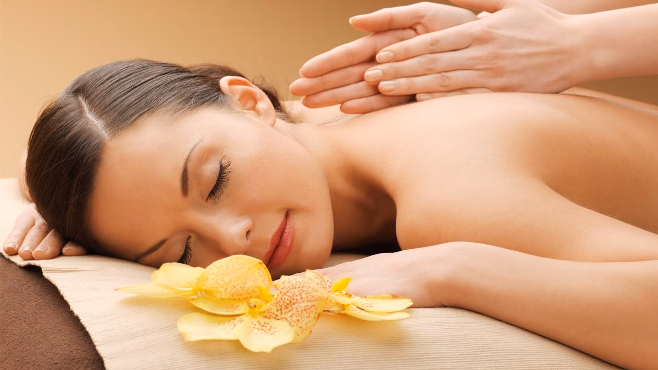 How do I use a soothing spa playlist?