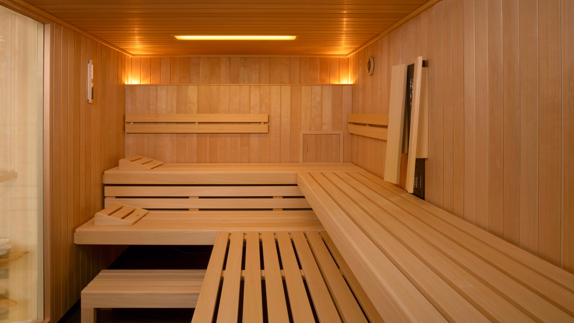 Wie ändere ich die Uhrzeit bei saunasteuerung?