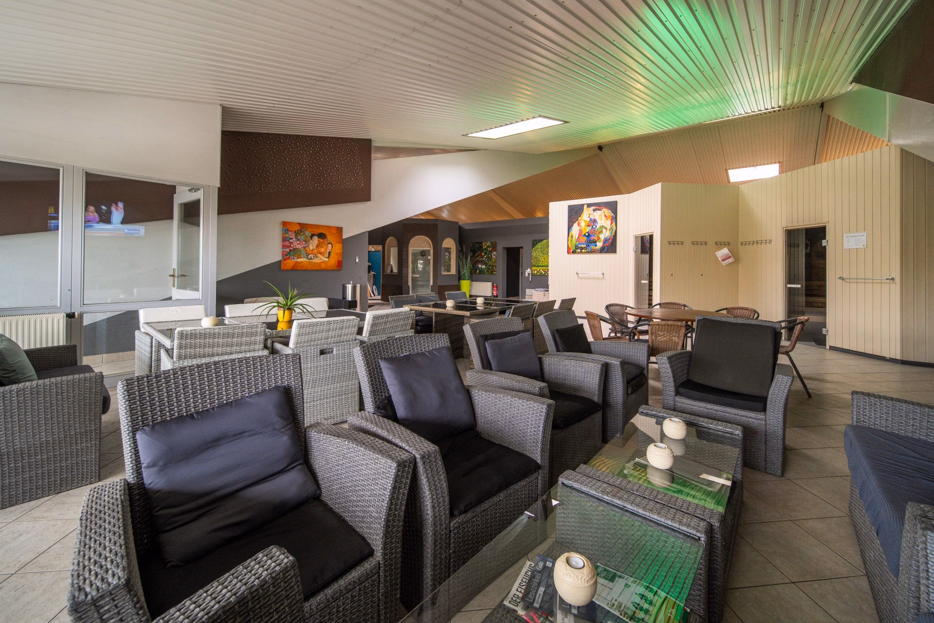 Was kann man im Rosenhof machen?