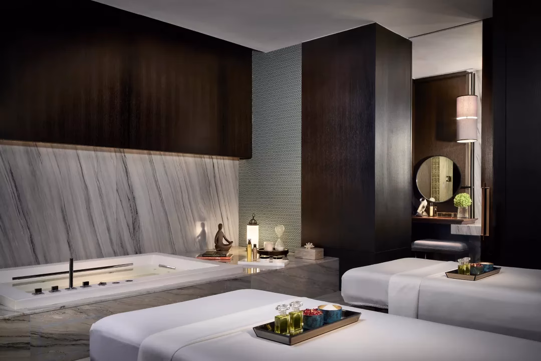 Does Rosewood Miramar Beach have a spa?