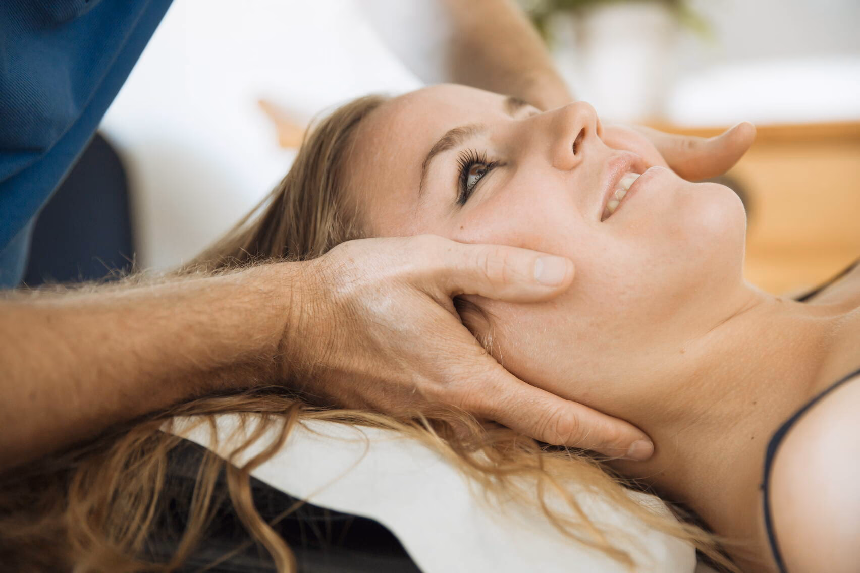 Was tun bei Knackgeräusche im Rücken?