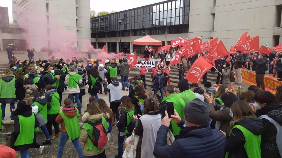 Why should you visit Saga coffee shop?