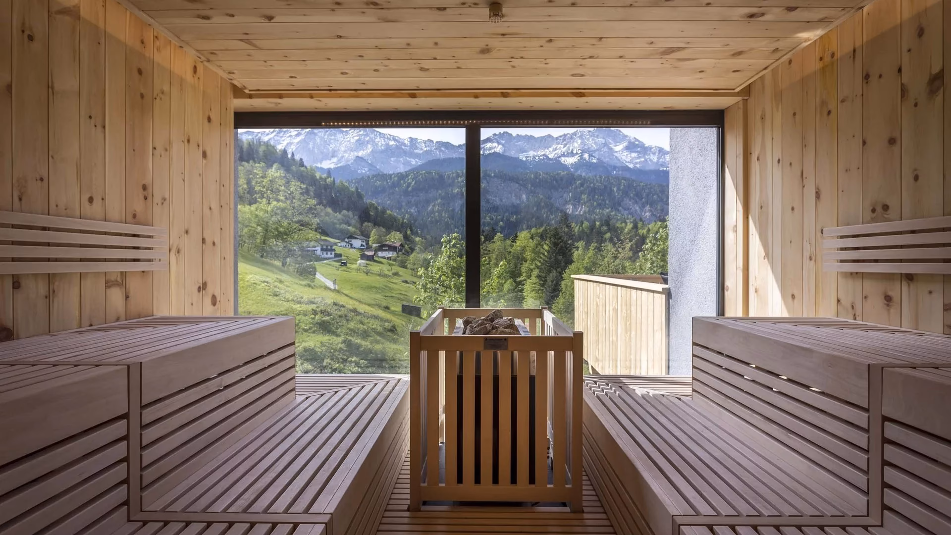 Was kann man im AJA Garmisch-Partenkirchen machen?