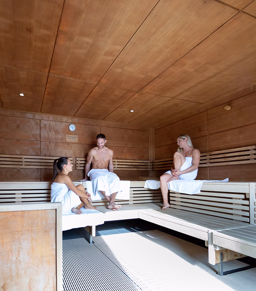 Was bietet das Hallenbad?