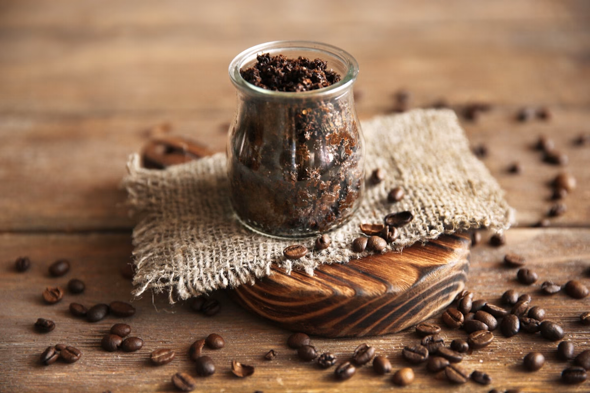 Wie bereite ich eine Kaffee Peeling Maske zu?