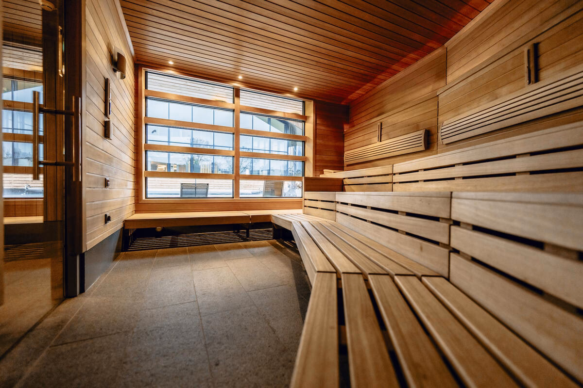 Wie überprüfe ich die aktuellen Daten der Sauna?