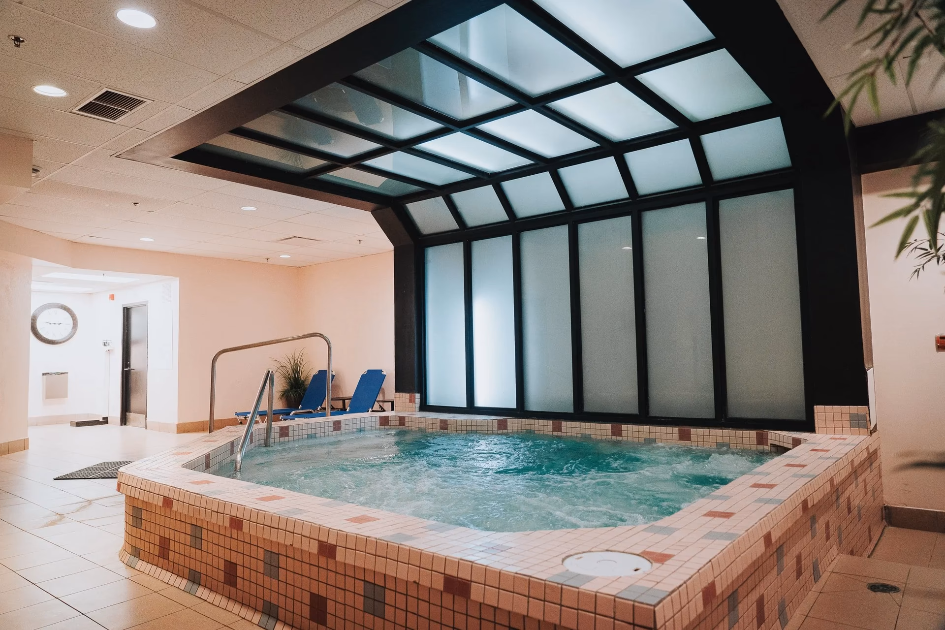 Where are the saunas in Montreal?