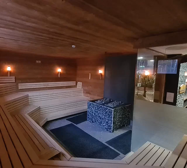 Was bietet der Saunabereich Besuchern?