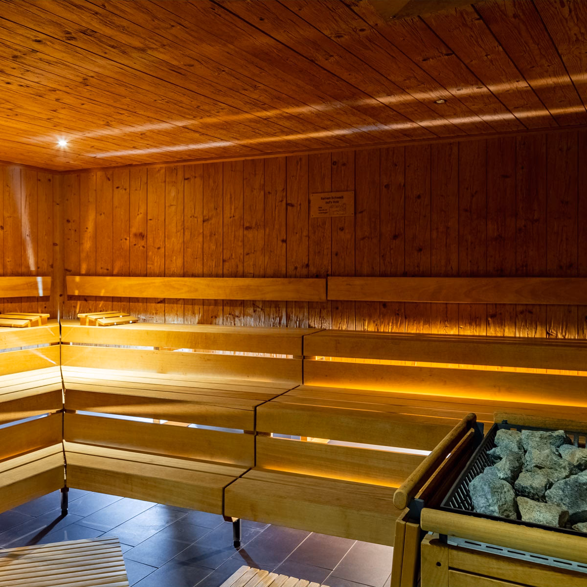 Was bietet das Wellness Hotel Hessenhof in Winterberg?