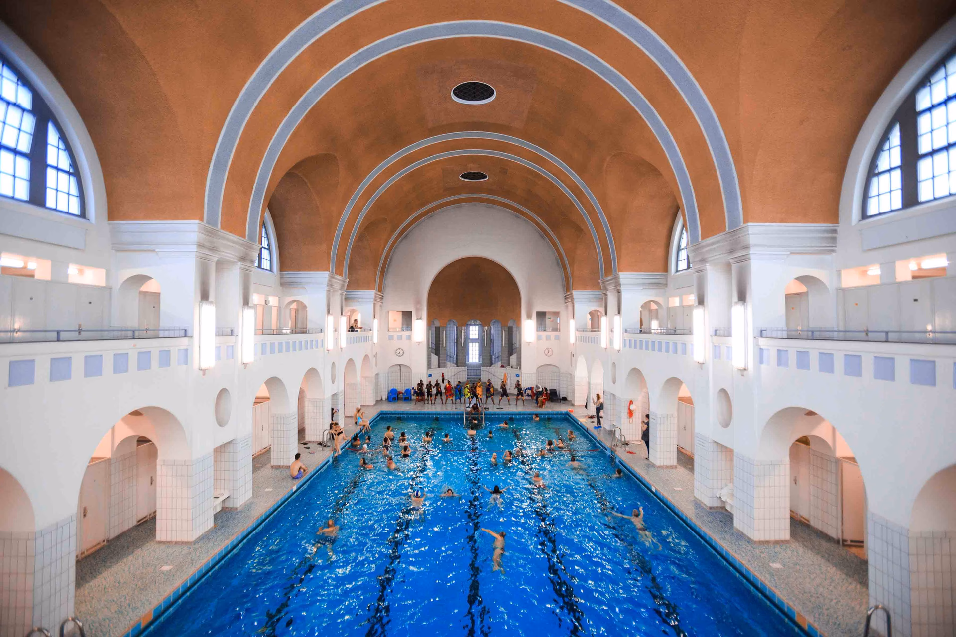 Was ist das älteste Mannheimer Hallenbad?