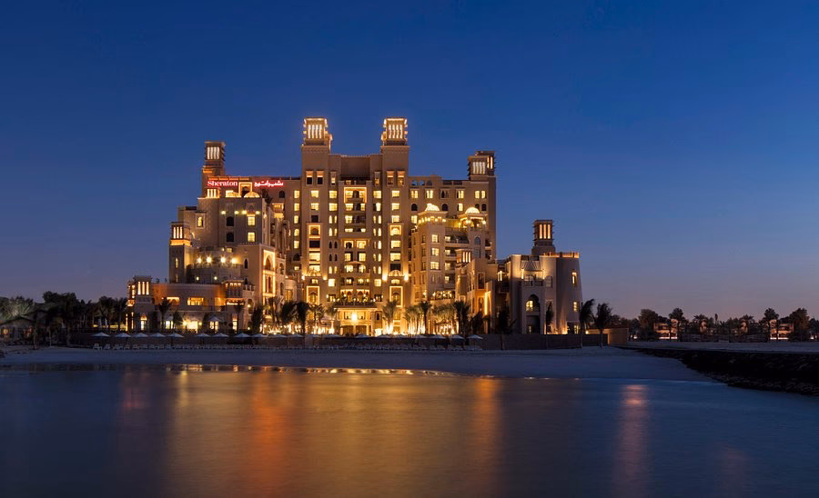 Does Sheraton Sharjah Beach Resort & Spa offer laundry service?