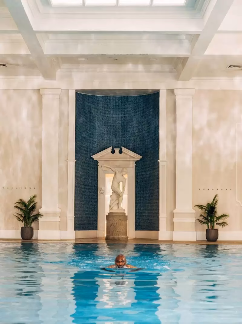 What is a spa break deal?