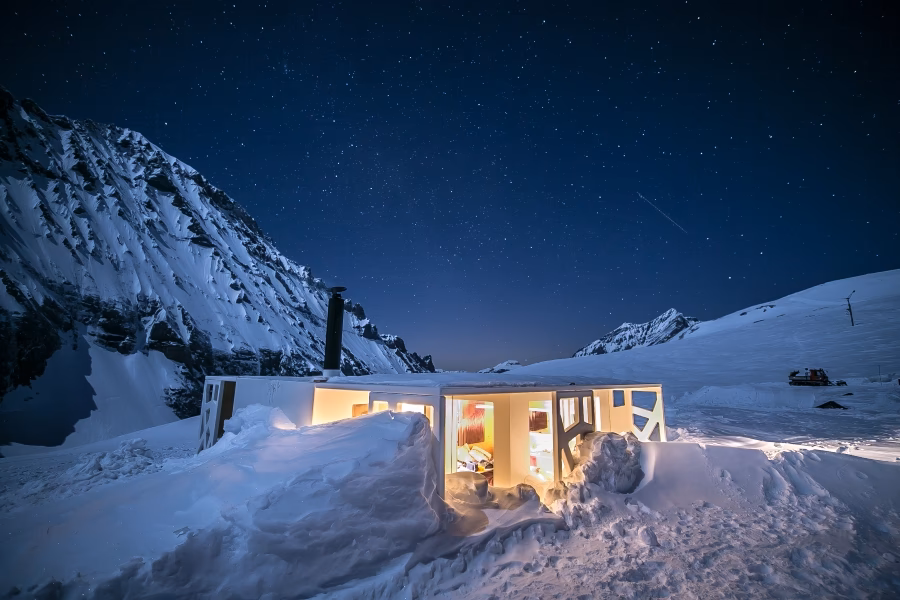 Wie hoch ist die Kurtaxe bei der Lötschenpasshütte?