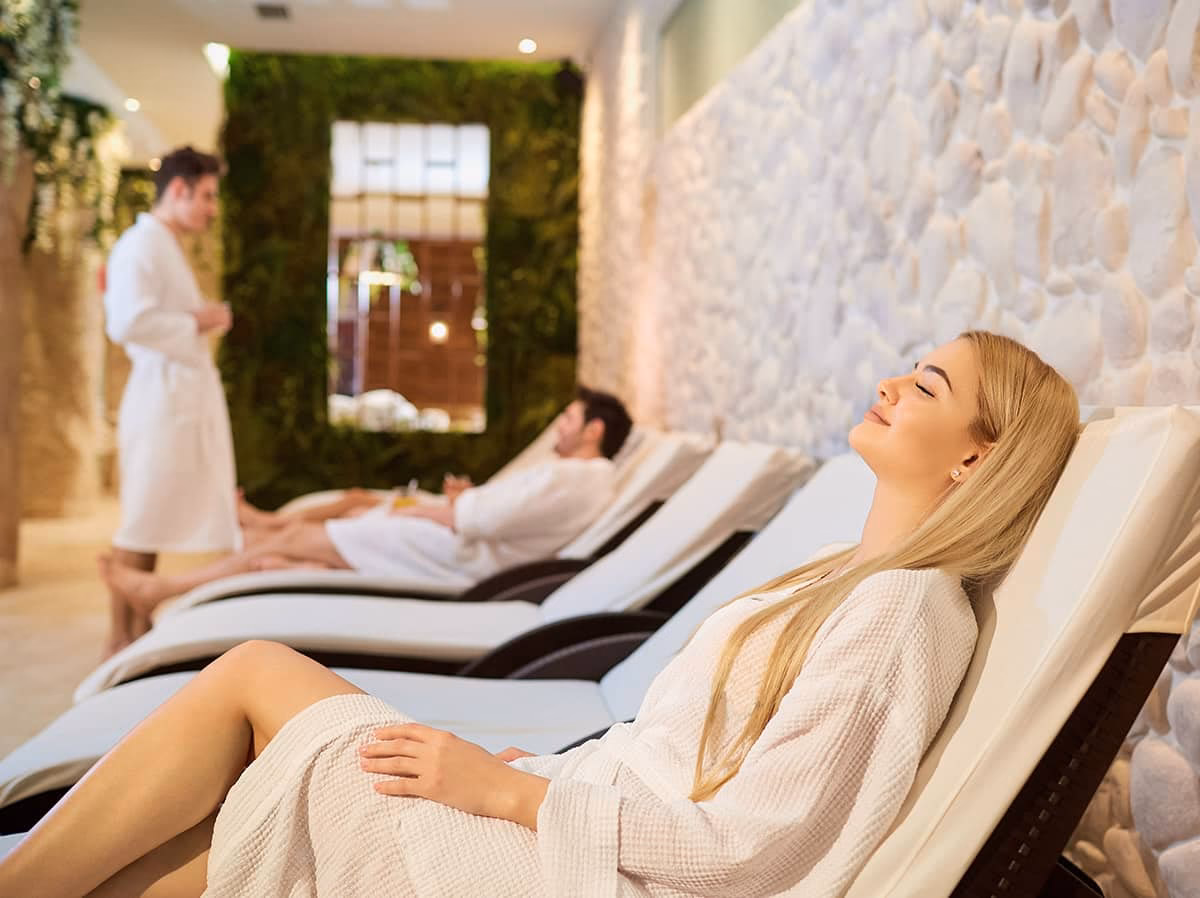 What does a spa consultant do?