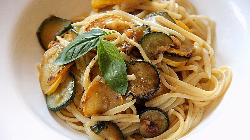 Wie gesund sind Spaghetti mit Zucchini-Soße?