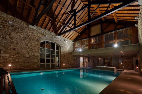 Which Yorkshire dale hotels are dog friendly?