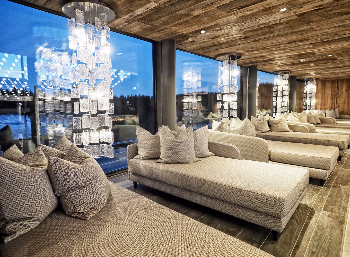 Welche Möbel eignen sich für eine klassische badezimmergestaltung?