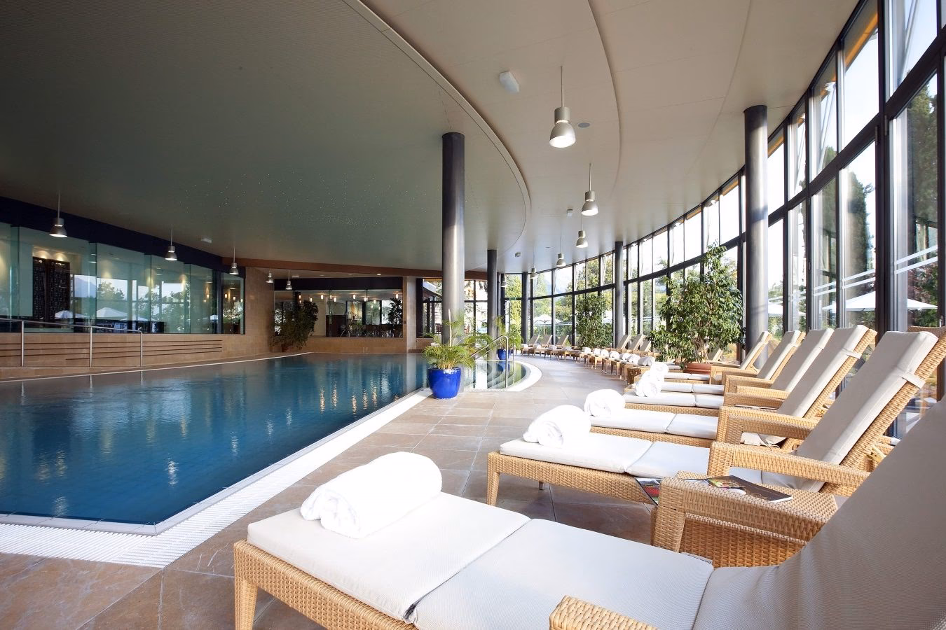 Why should you choose Fairmont Le Montreux Palace?