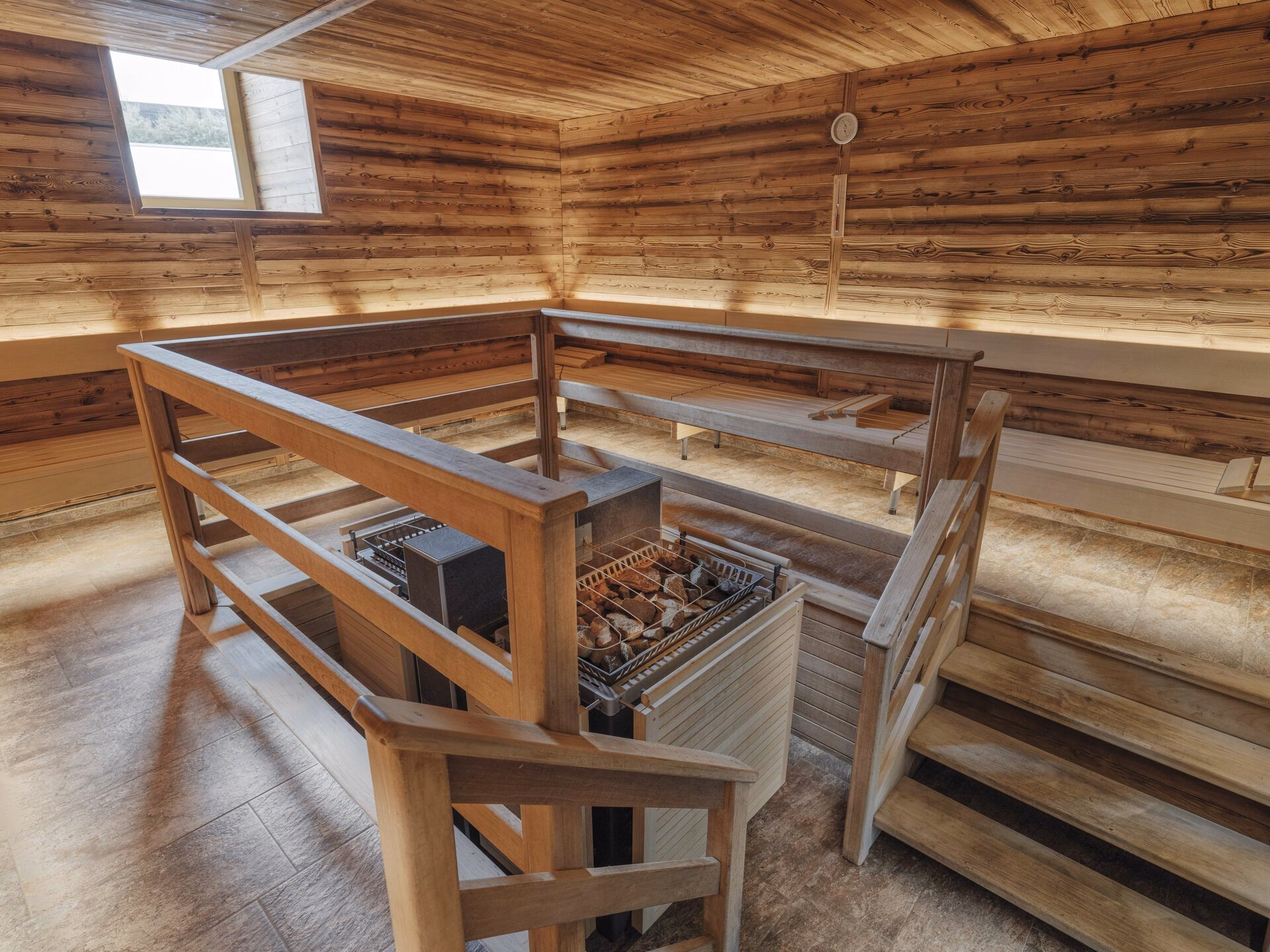 Why should you visit the Alpentherme in Bad Hofgastein?