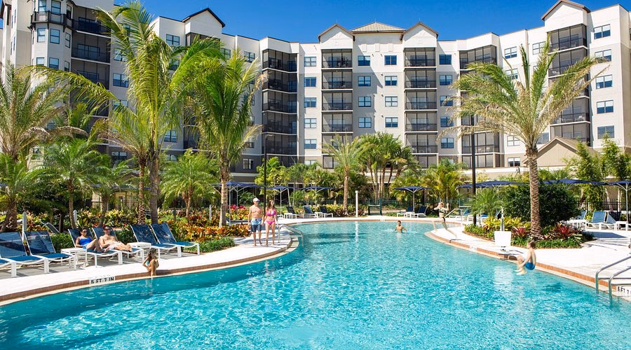 Where to stay at the Grove Resort & Water Park?