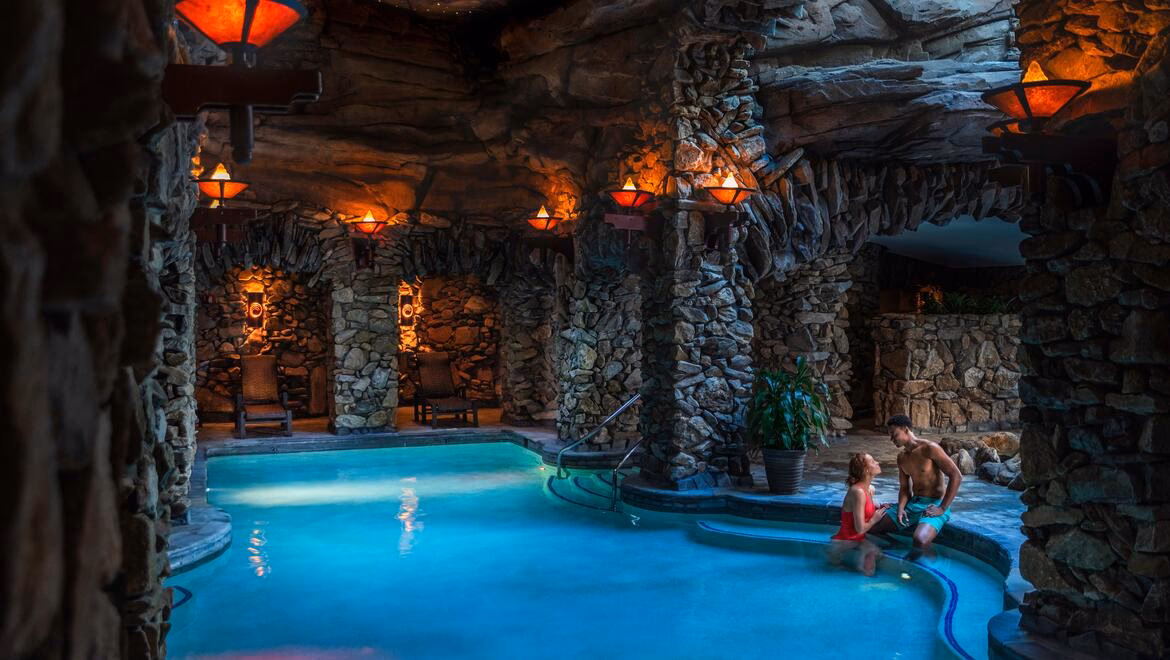 Does the Omni Grove Park Inn & Spa - Asheville have a pool?