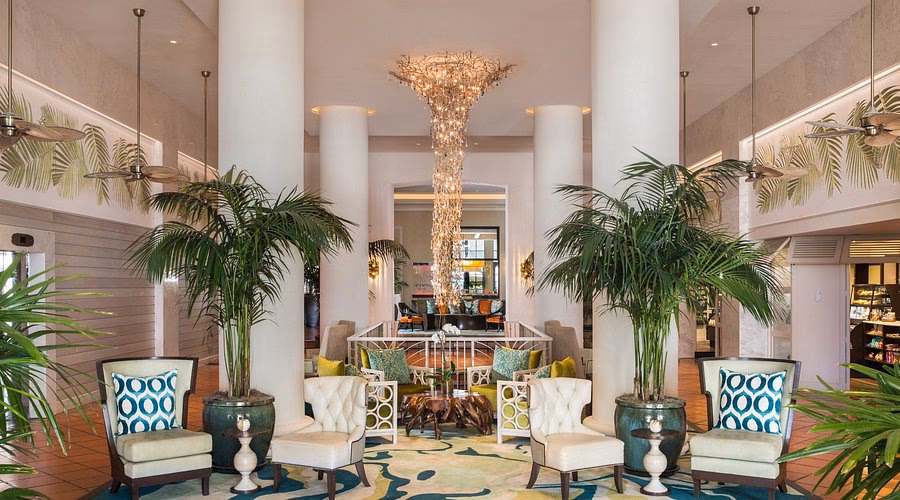 Does the Palms Hotel & Spa have a separate seating area?