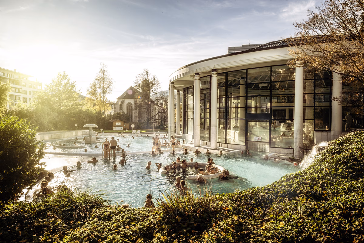 Welche Vorteile bietet das Thermal-Vollbad im Friedrichsbad?