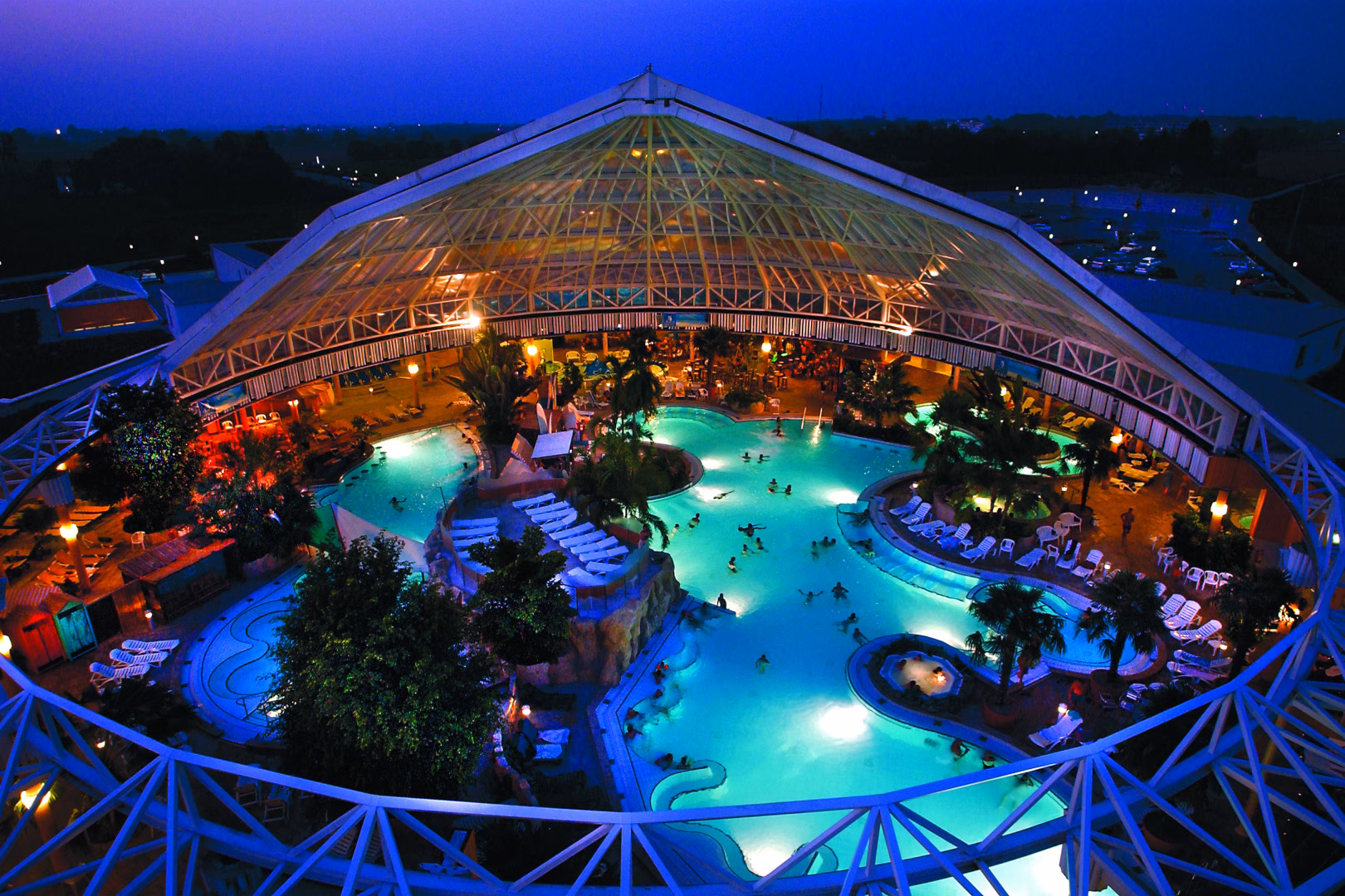 Does Therme Erding have a hotel?