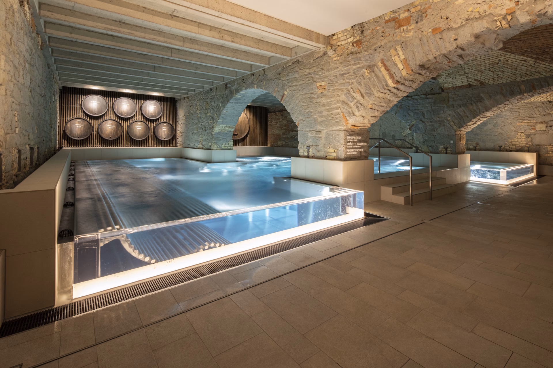 Was gibt es im Saunabereich der Therme der Ruhe?